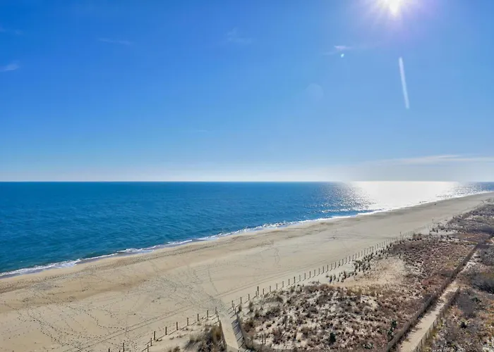 Extraordinary Oceanfront Escape - Private Balcony