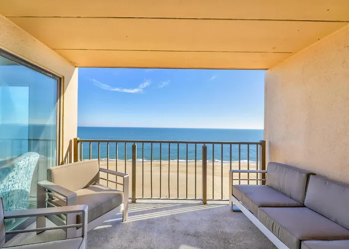 Сasa de vacaciones Extraordinary Oceanfront Escape - Private Balcony