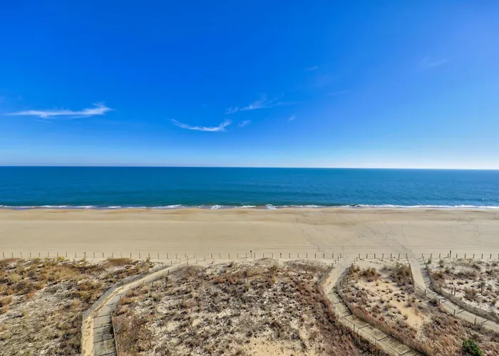 Extraordinary Oceanfront Escape - Private Balcony *