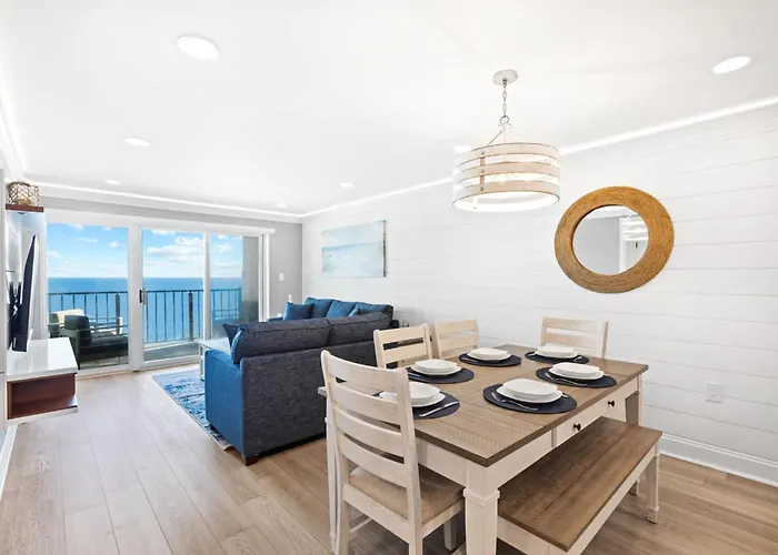 Сasa de vacaciones Extraordinary Oceanfront Escape - Private Balcony