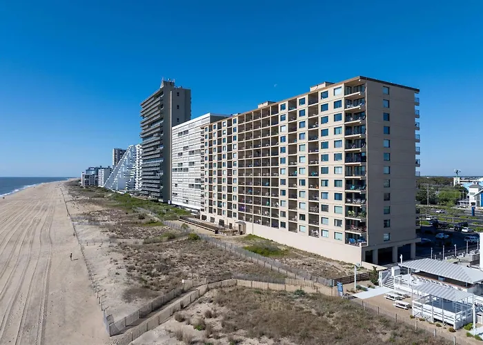 Сasa de vacaciones Extraordinary Oceanfront Escape - Private Balcony *